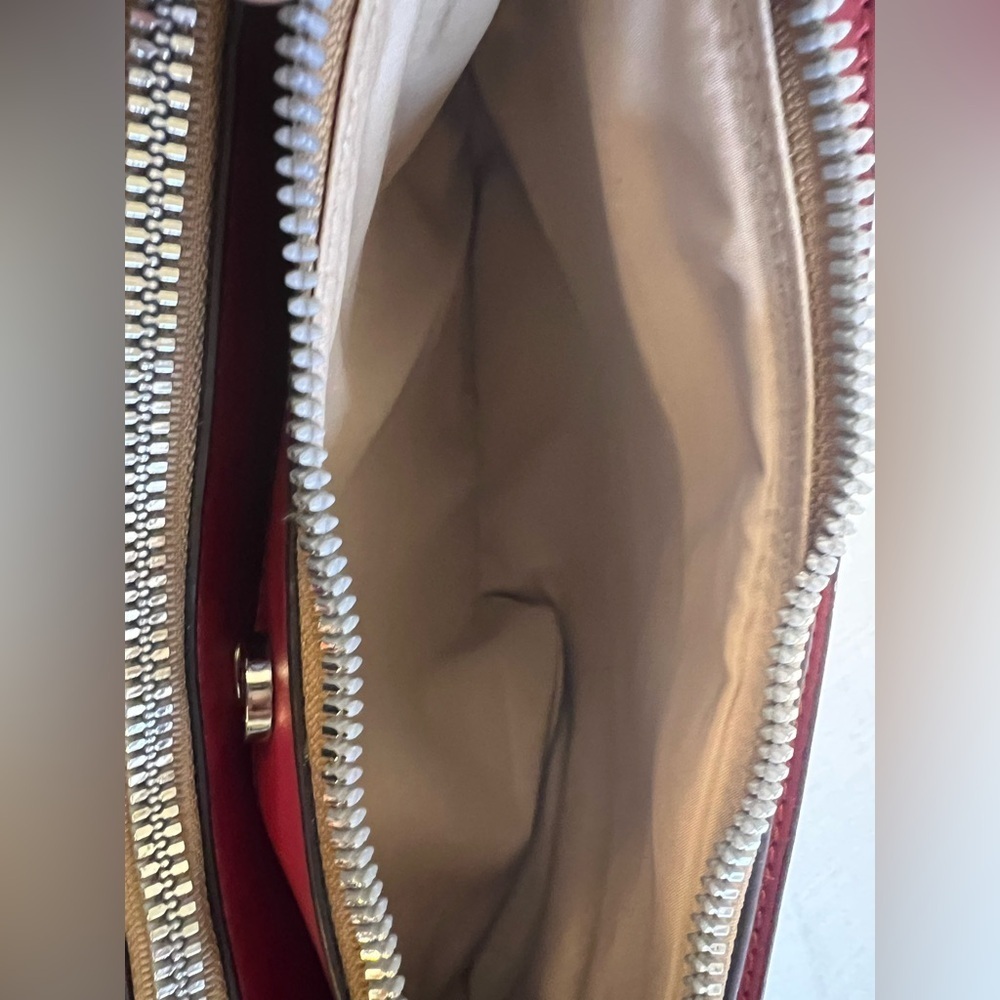 Nine West Bag with adjustable crossbody strap - Picture 10 of 11